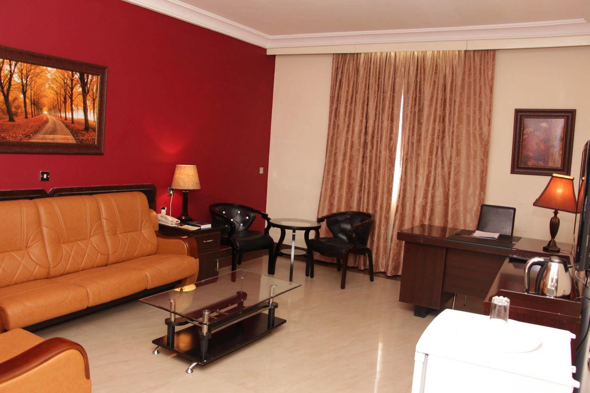 Agura Hotel Αμπούζα Εξωτερικό φωτογραφία