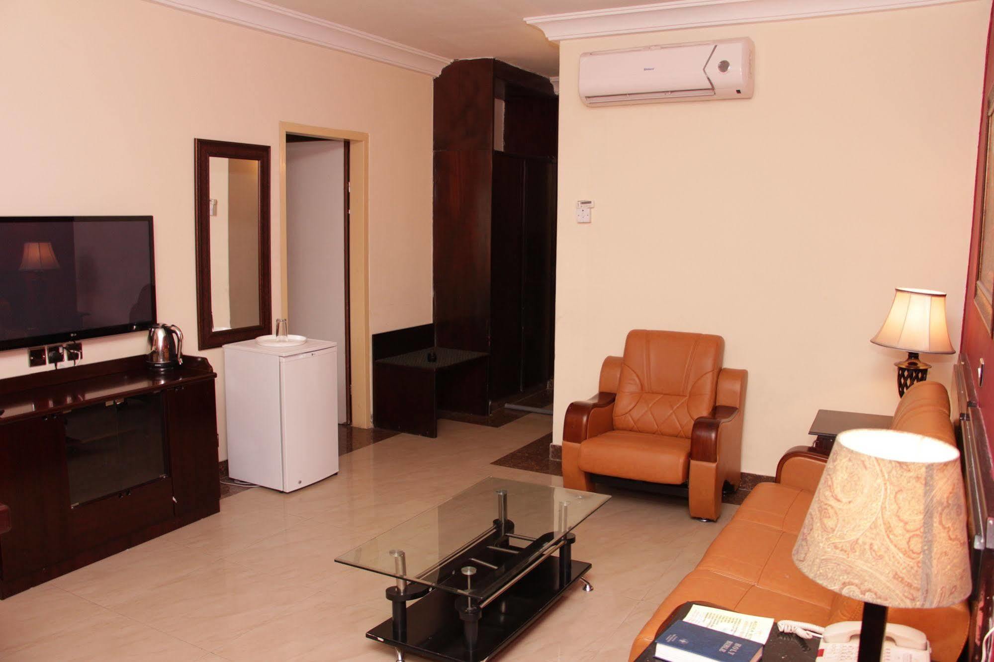 Agura Hotel Αμπούζα Εξωτερικό φωτογραφία